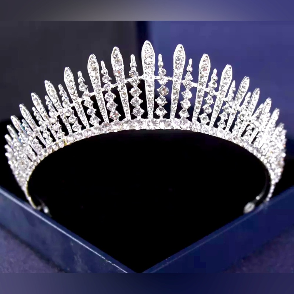 Brand new crystal crown